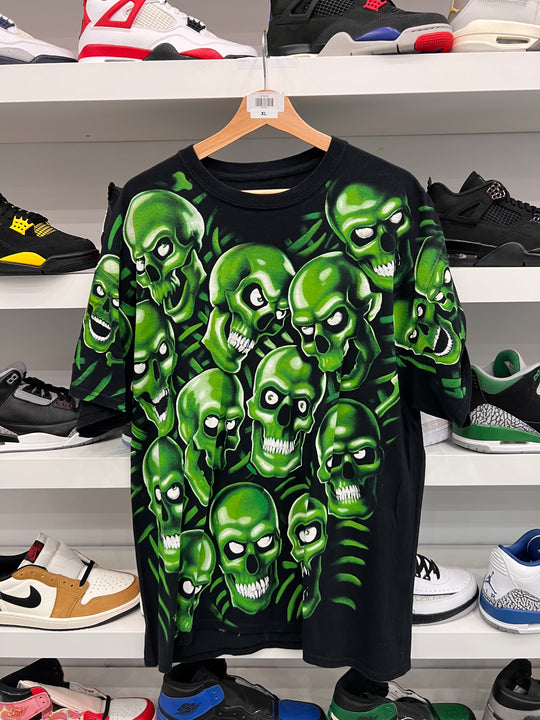 (USED) 2017 Liquid Blue Skull Pile Graphic Tee